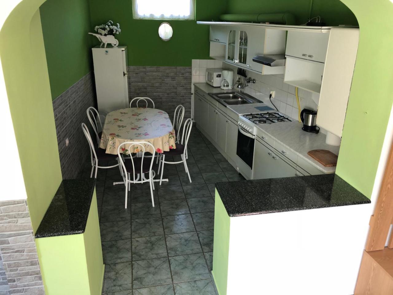Viktor Apartmanhaz زاماردي المظهر الخارجي الصورة